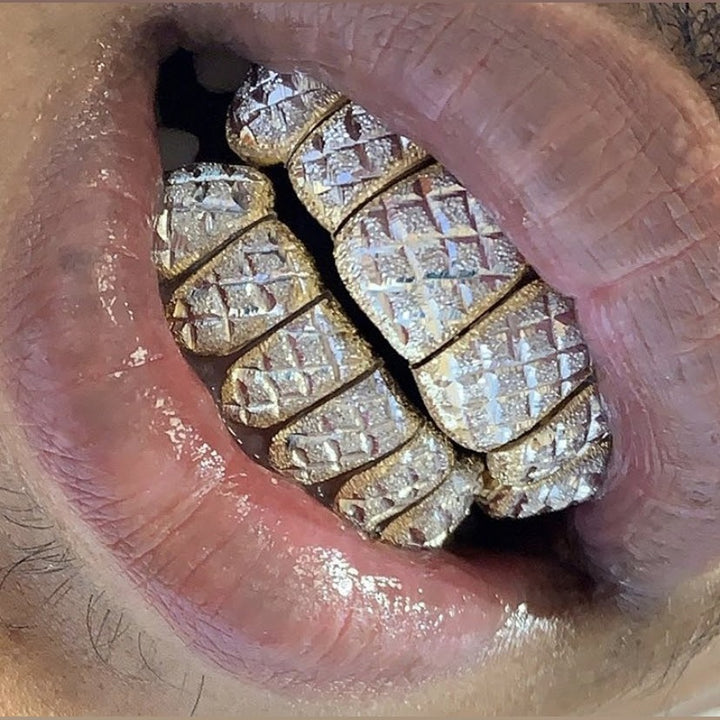 Two Tone with Diamond Cuts + Diamond Dust + Perm Cut Grillz 8 Teeth